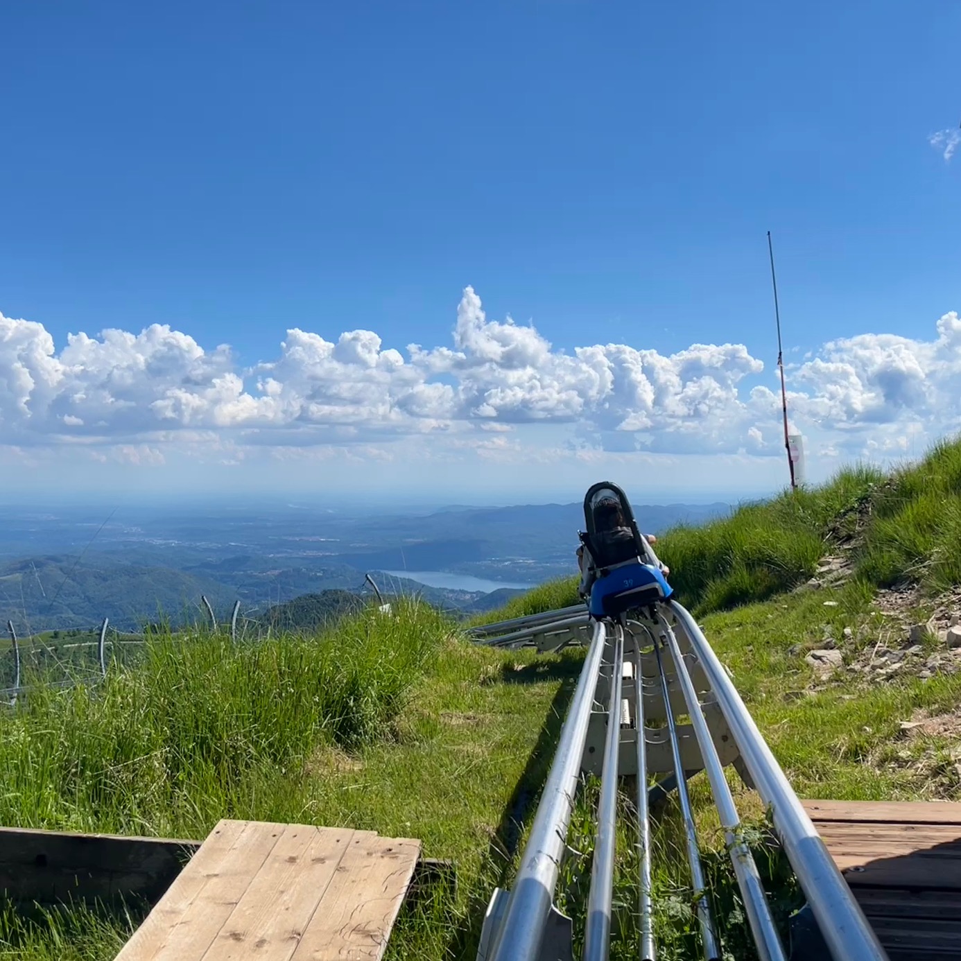 Bob su rotaia in montagna